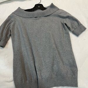 Women’s soft grey short sleeve top